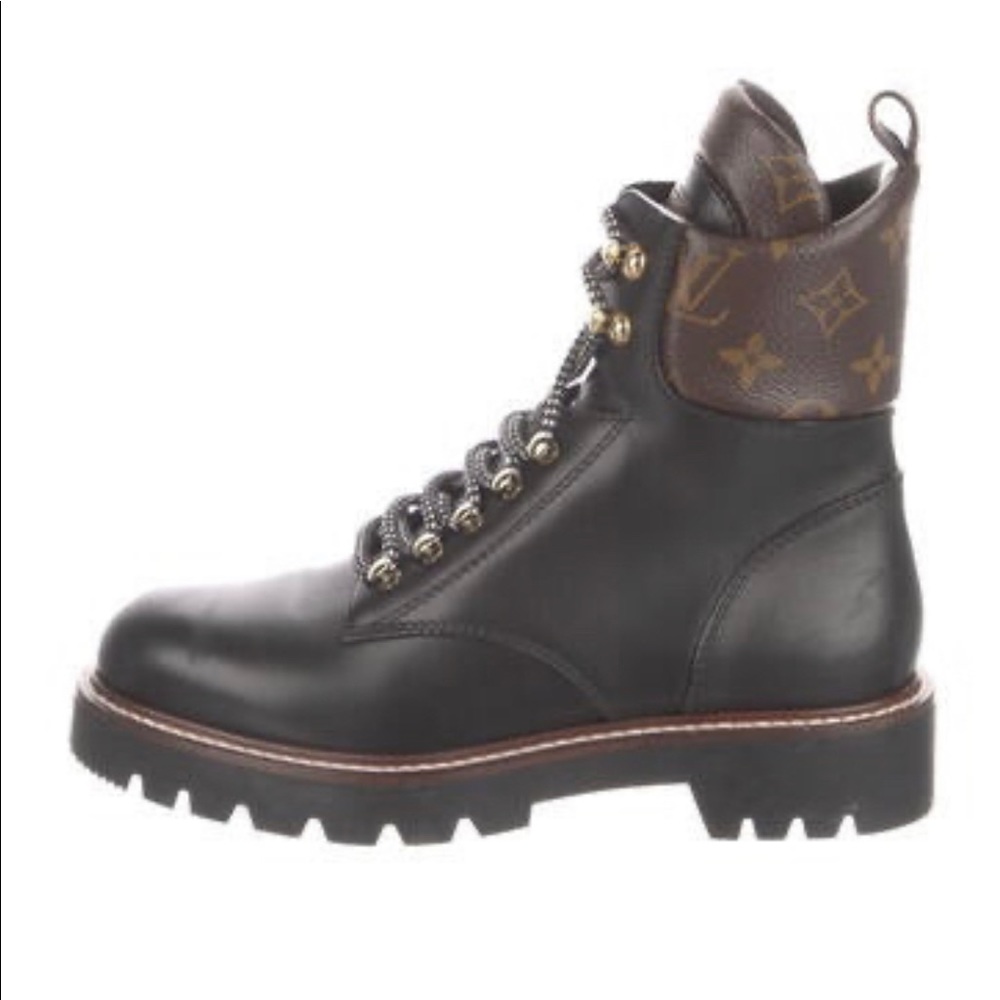 AUTHENTIC Louis Vuitton Graphic Print Combat Boots - Size 7.5